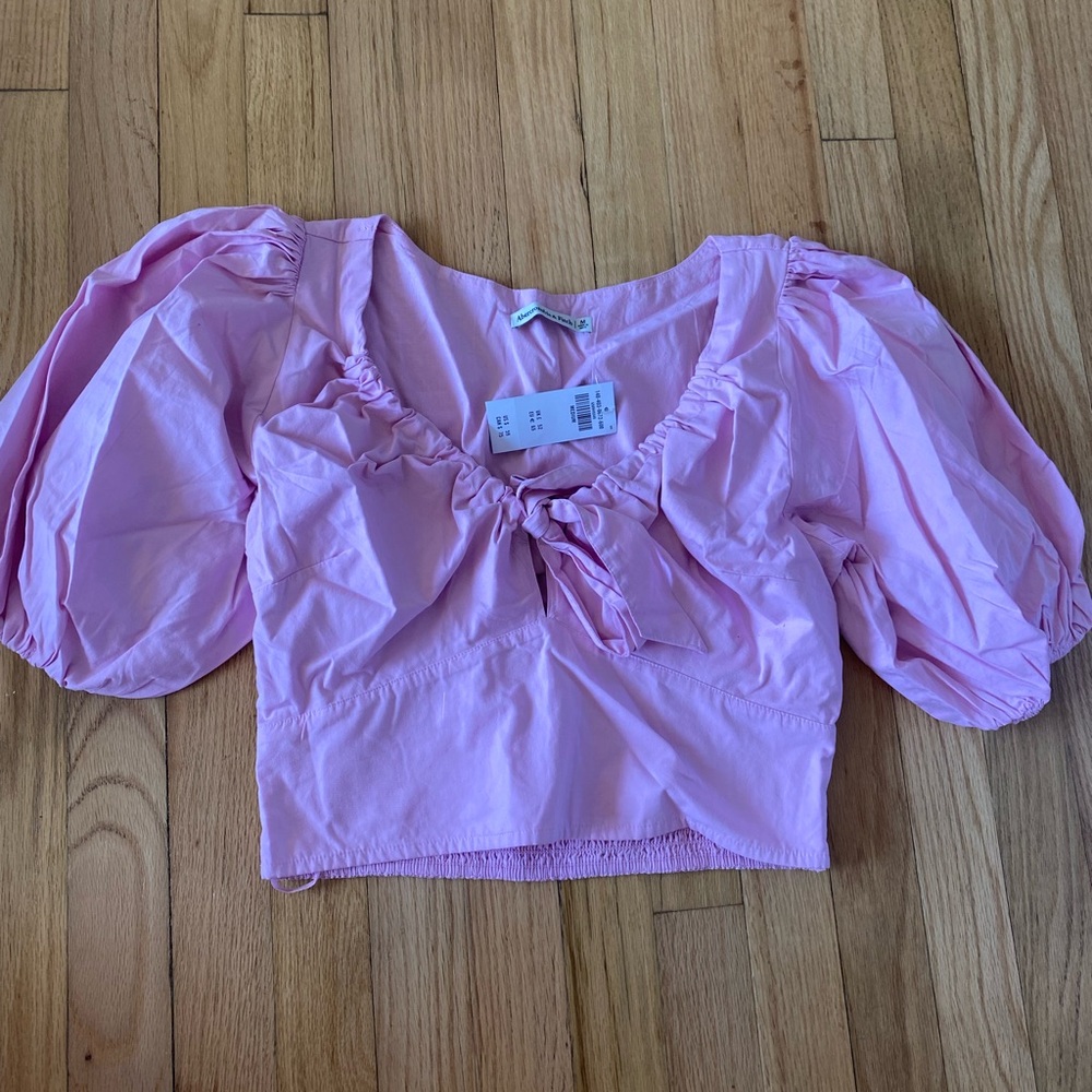 NWT Abercrombie puff sleeve crop top